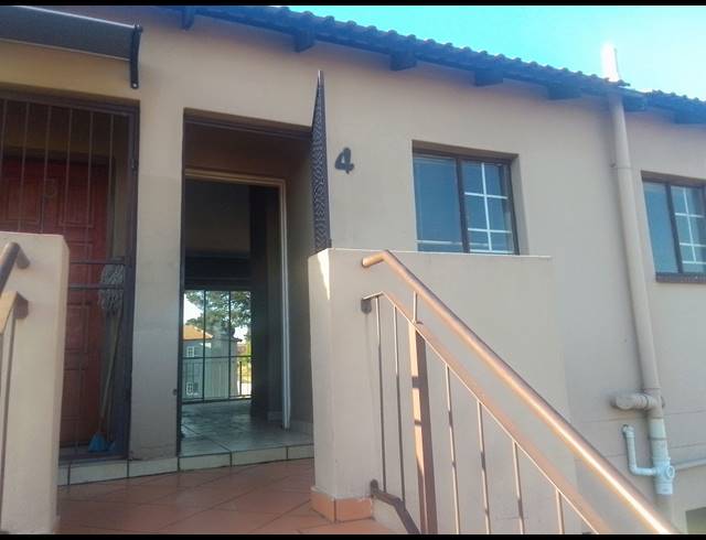 2 BEDROOM TOWNHOUSE FOR SALE IN GROBLERPARK